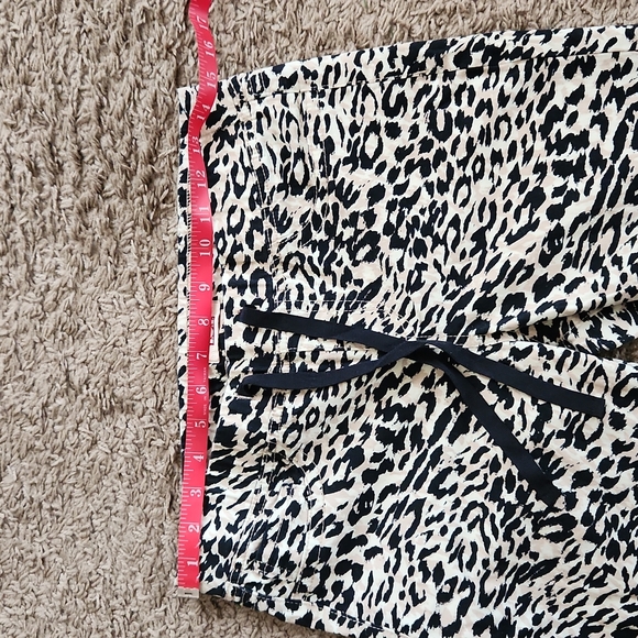 Animal print pants - Picture 7 of 9